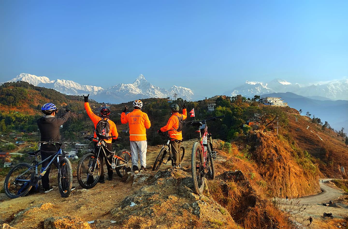 संकटमा पोखराको पर्यटन : व्यवसायी भन्छन्– मनोरोगी भइसक्याैँ